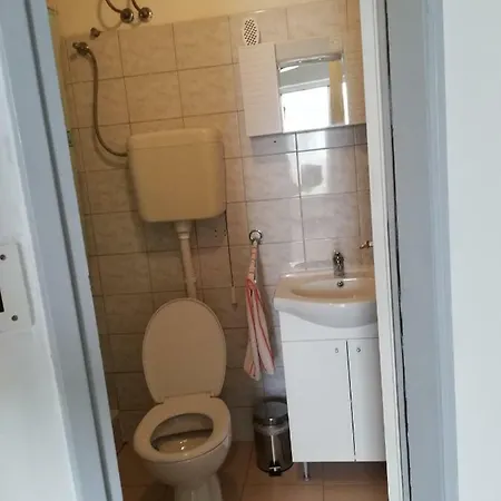 Apartman Ugrinic Apartamento