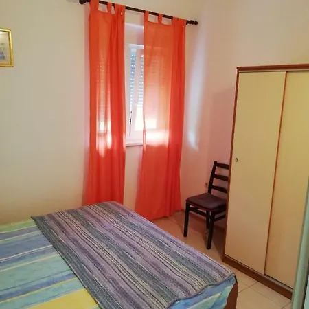 Apartamento Apartman Ugrinic Tkon