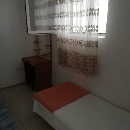 Apartman Ugrinic Apartamento